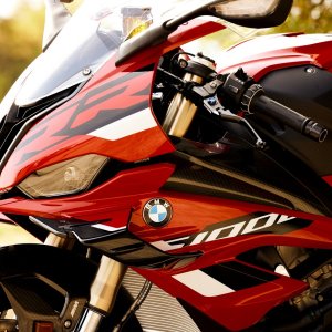 BMW-S1000RR-2023-25