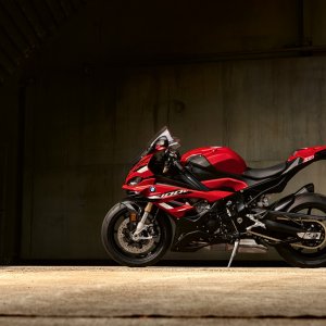 BMW-S1000RR-2023-38