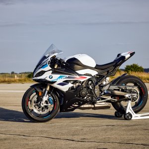 BMW-S1000RR-2023-44