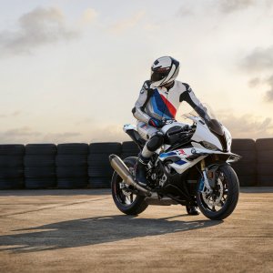 BMW-S1000RR-2023-45