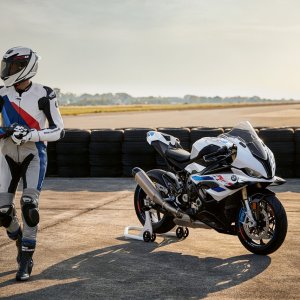 BMW-S1000RR-2023-46