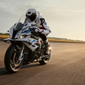 BMW-S1000RR-2023-48