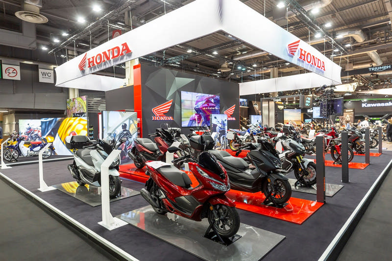 154264_Honda_and_Paris_Motor_Show