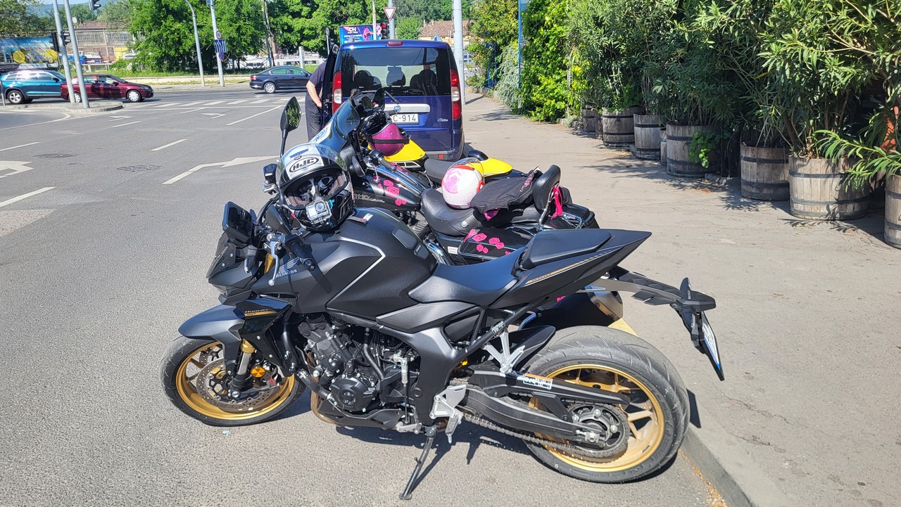 19-nemzetkozi-noi-motoros-nap-felvonulas--06.jpg