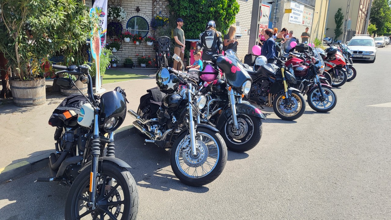 19-nemzetkozi-noi-motoros-nap-felvonulas--11.jpg