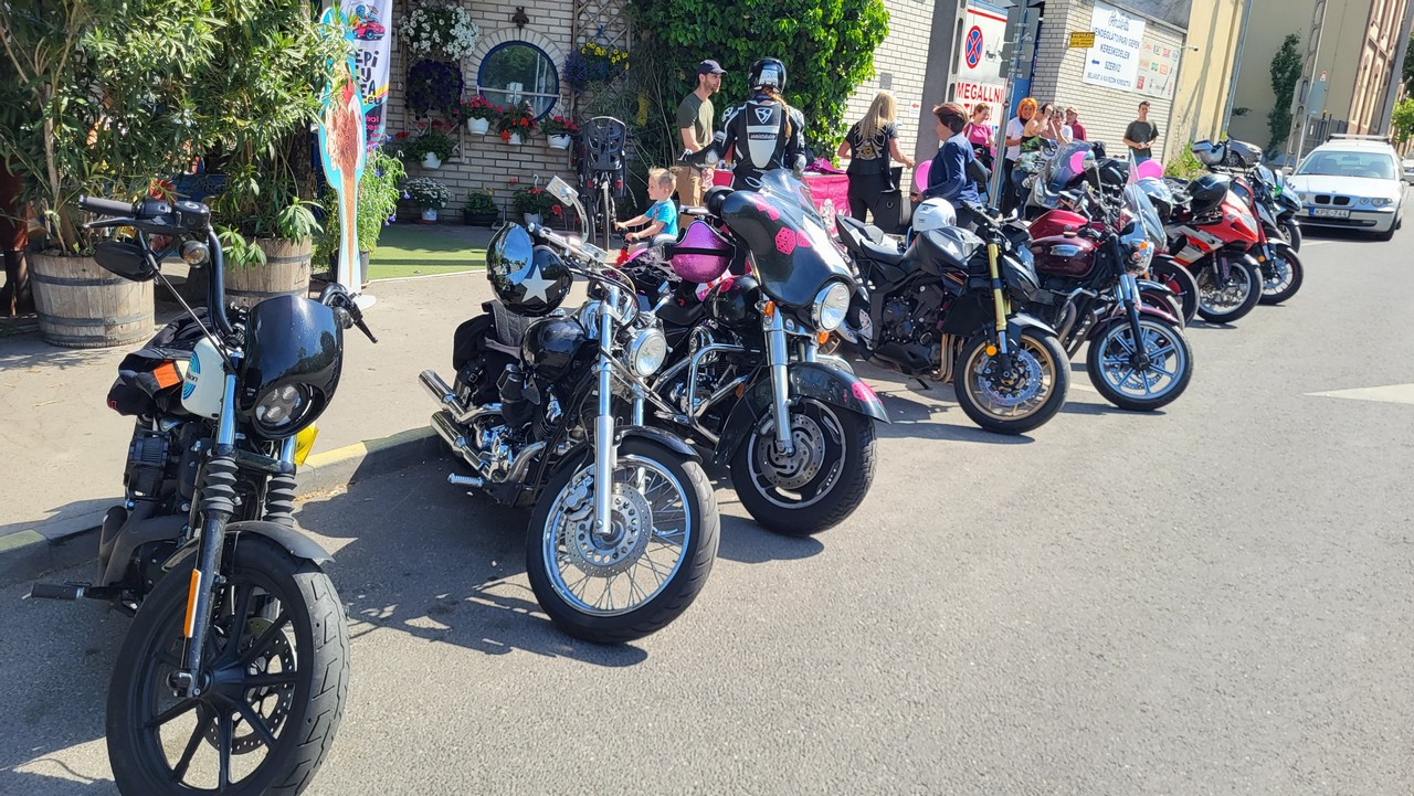 19-nemzetkozi-noi-motoros-nap-felvonulas--12.jpg