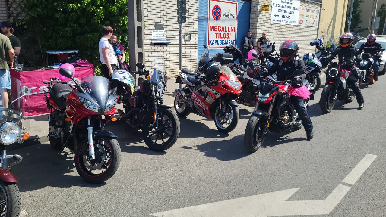 19-nemzetkozi-noi-motoros-nap-felvonulas--13.jpg