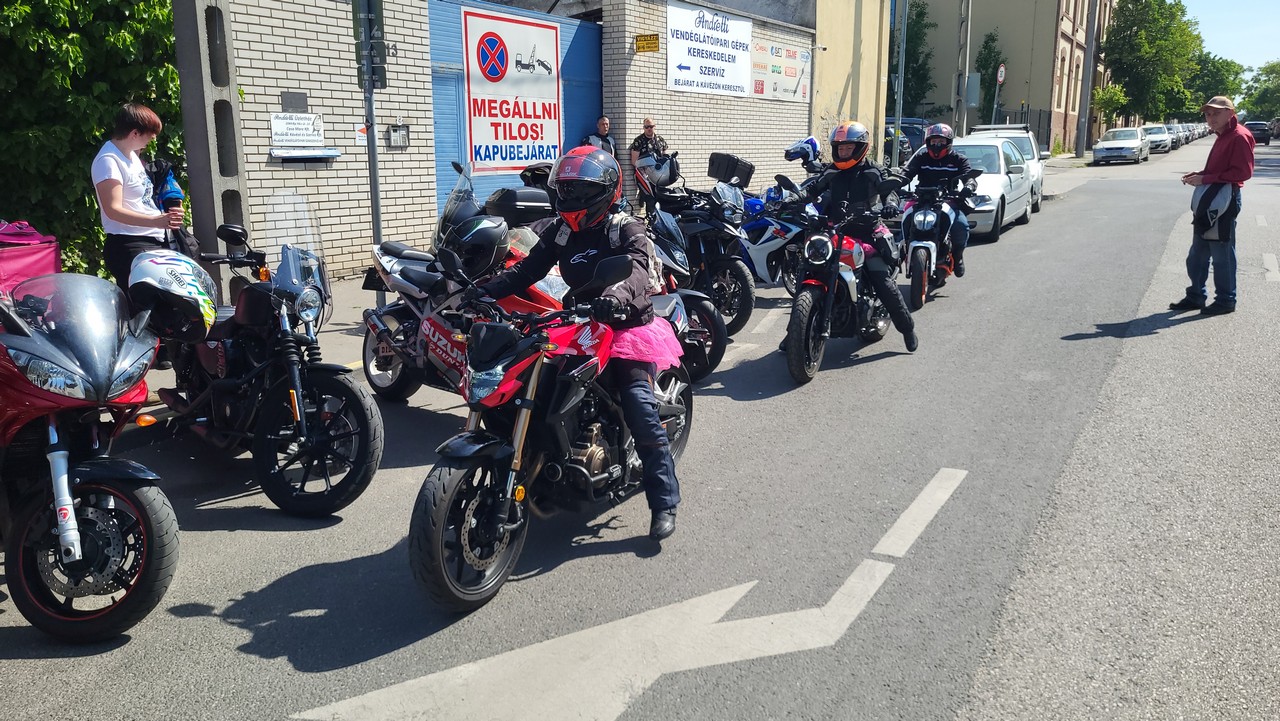 19-nemzetkozi-noi-motoros-nap-felvonulas--14.jpg