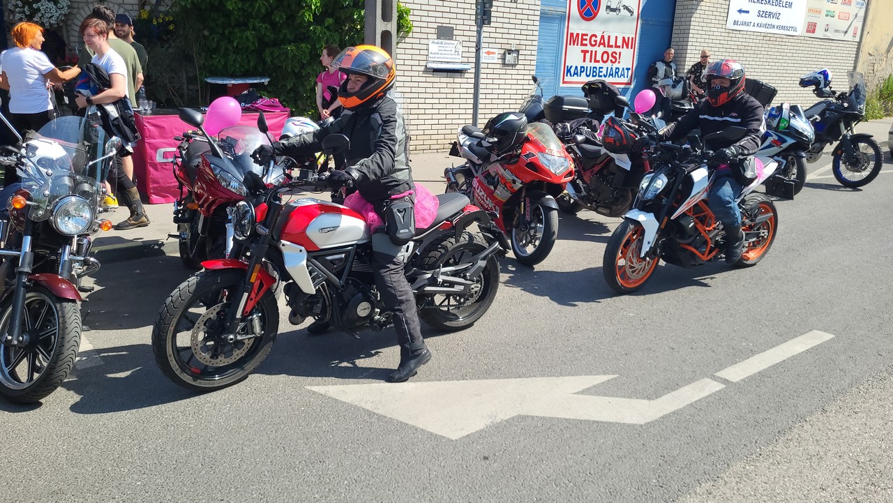 19-nemzetkozi-noi-motoros-nap-felvonulas--15.jpg