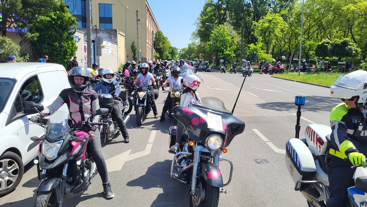19-nemzetkozi-noi-motoros-nap-felvonulas--22.jpg