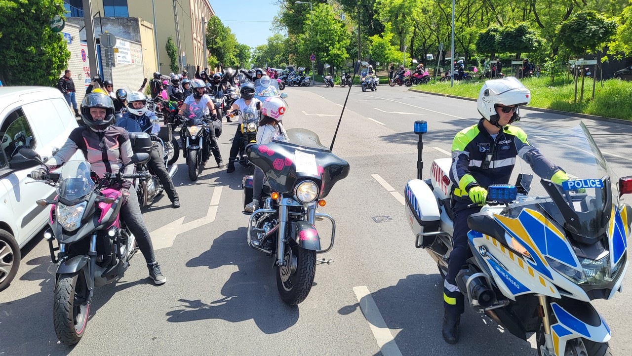 19-nemzetkozi-noi-motoros-nap-felvonulas--23.jpg