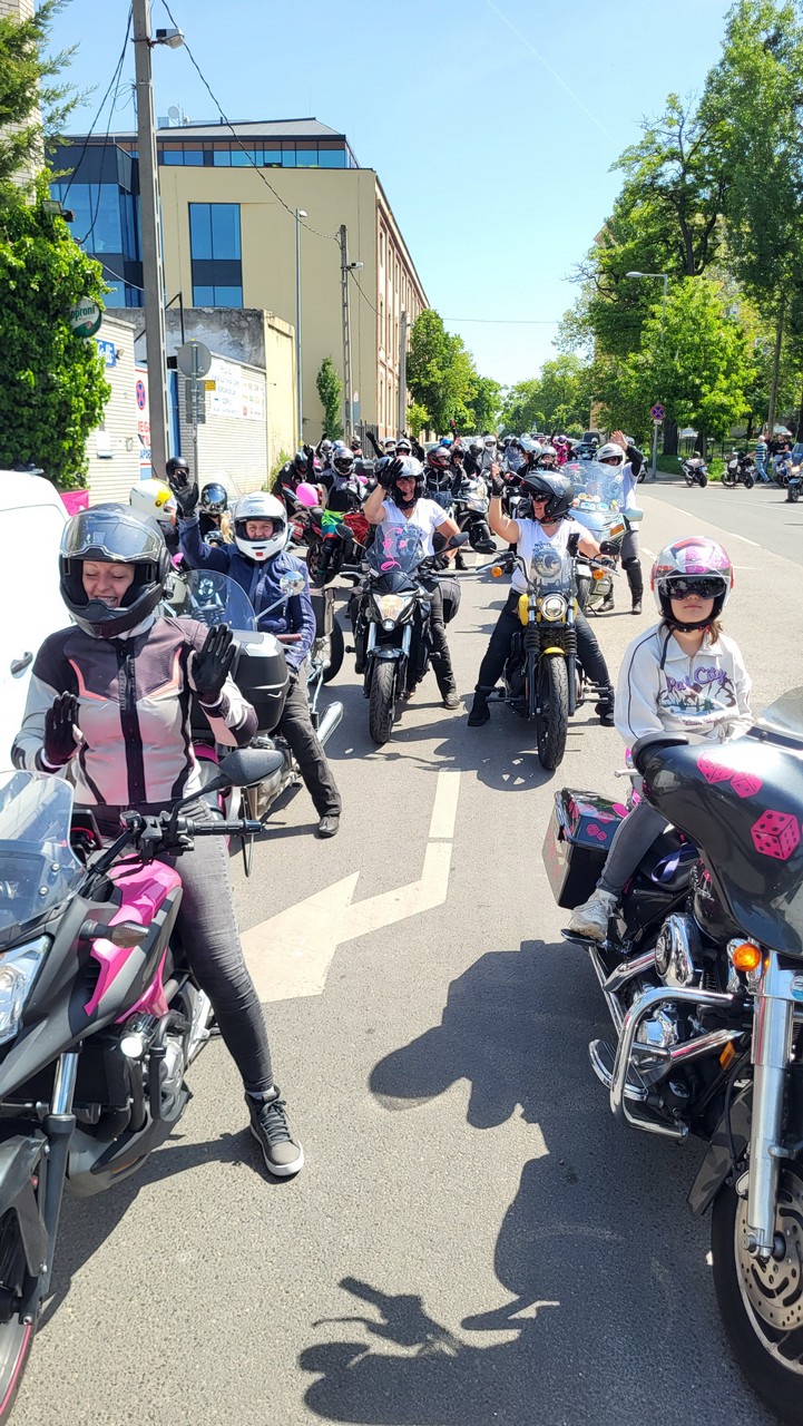 19-nemzetkozi-noi-motoros-nap-felvonulas--26.jpg