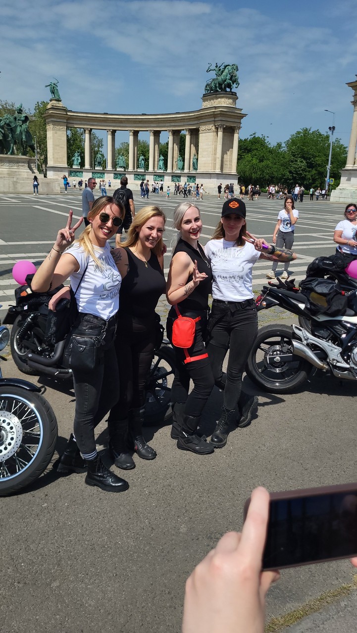 19-nemzetkozi-noi-motoros-nap-felvonulas--33.jpg