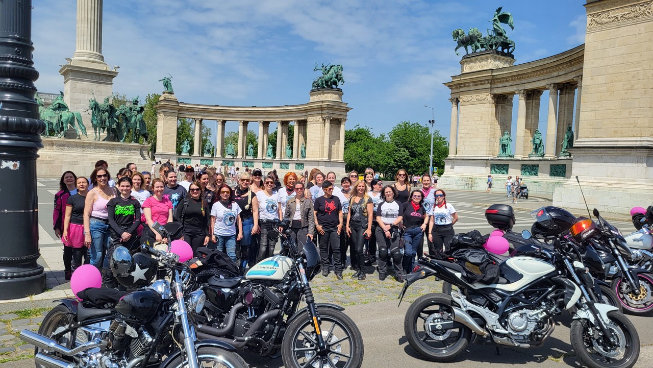 19-nemzetkozi-noi-motoros-nap-felvonulas--36.jpg