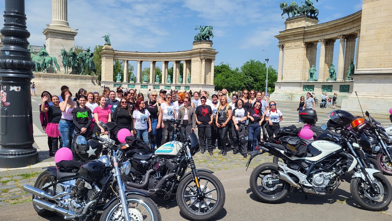 19-nemzetkozi-noi-motoros-nap-felvonulas--41.jpg
