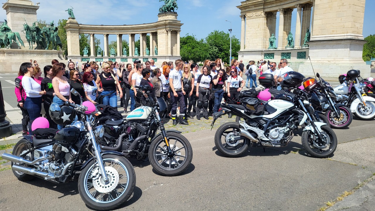 19-nemzetkozi-noi-motoros-nap-felvonulas--44.jpg