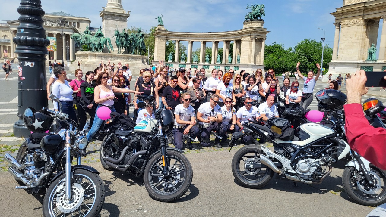 19-nemzetkozi-noi-motoros-nap-felvonulas--45.jpg