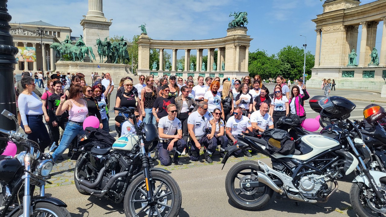 19-nemzetkozi-noi-motoros-nap-felvonulas--49.jpg