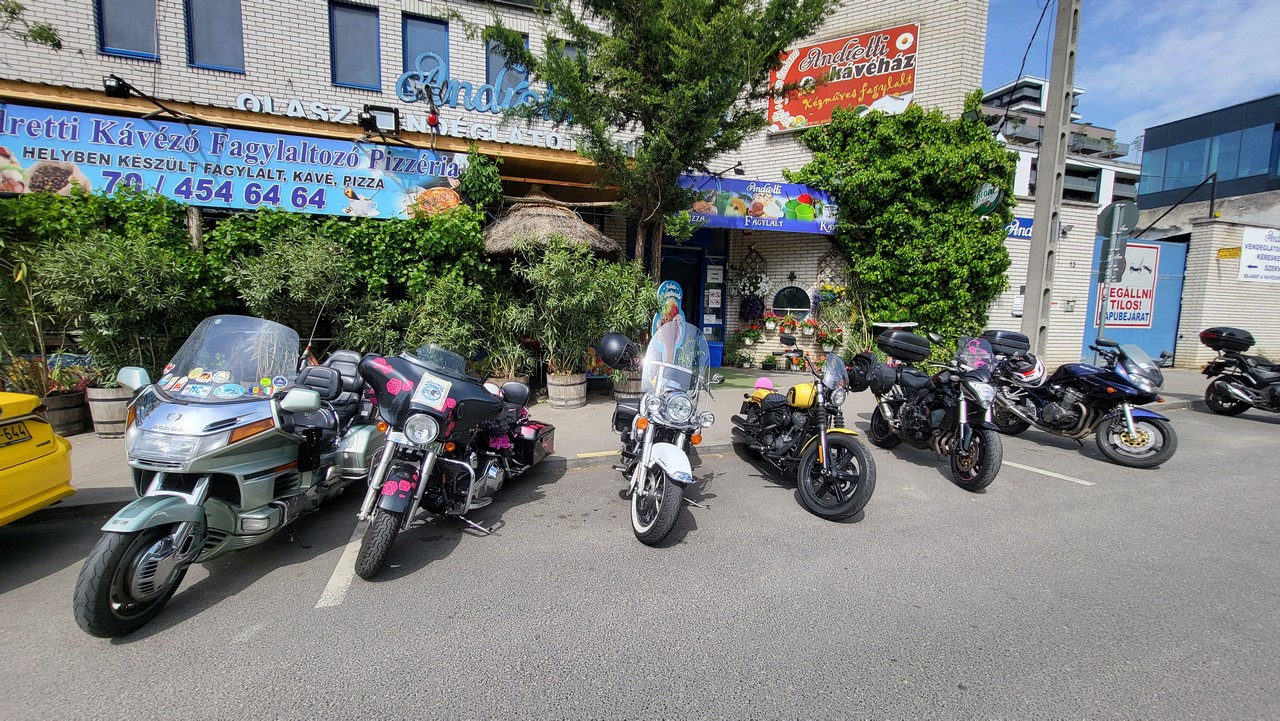 19-nemzetkozi-noi-motoros-nap-felvonulas--52.jpg