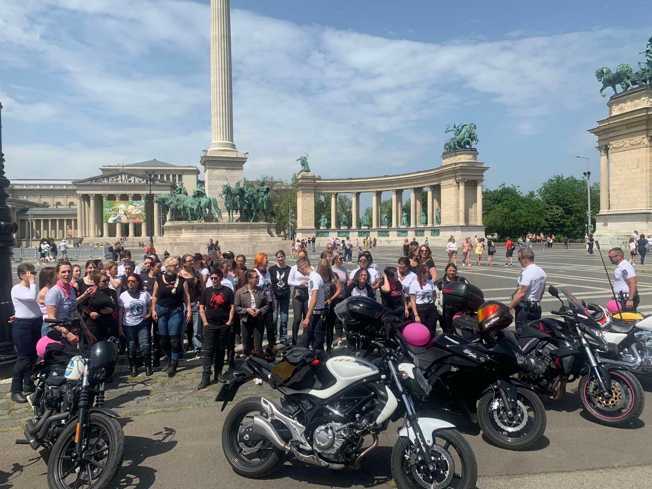 19-nemzetkozi-noi-motoros-nap-felvonulas--58.jpg