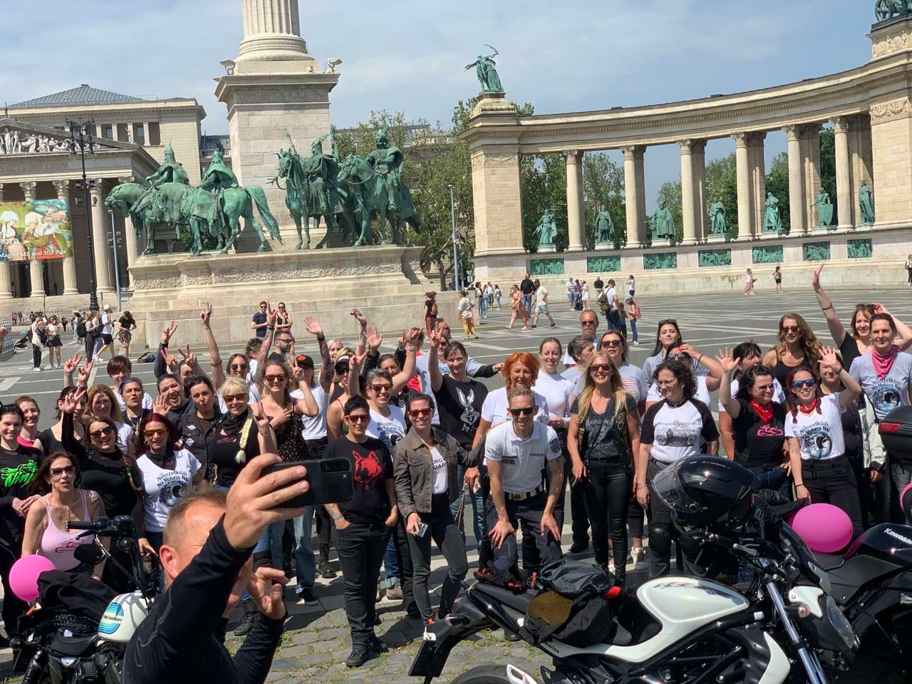 19-nemzetkozi-noi-motoros-nap-felvonulas--61.jpg
