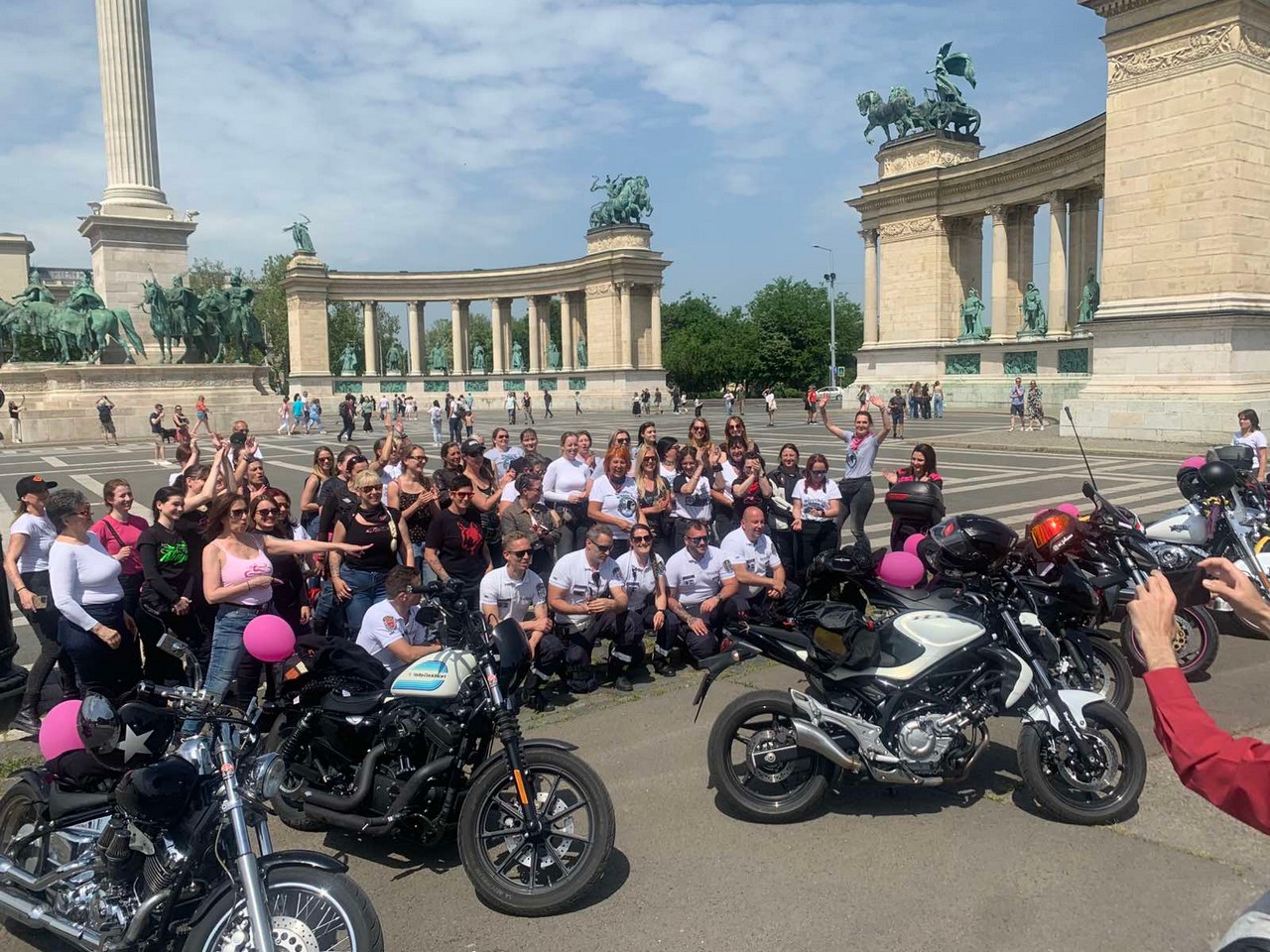 19-nemzetkozi-noi-motoros-nap-felvonulas--65.jpg