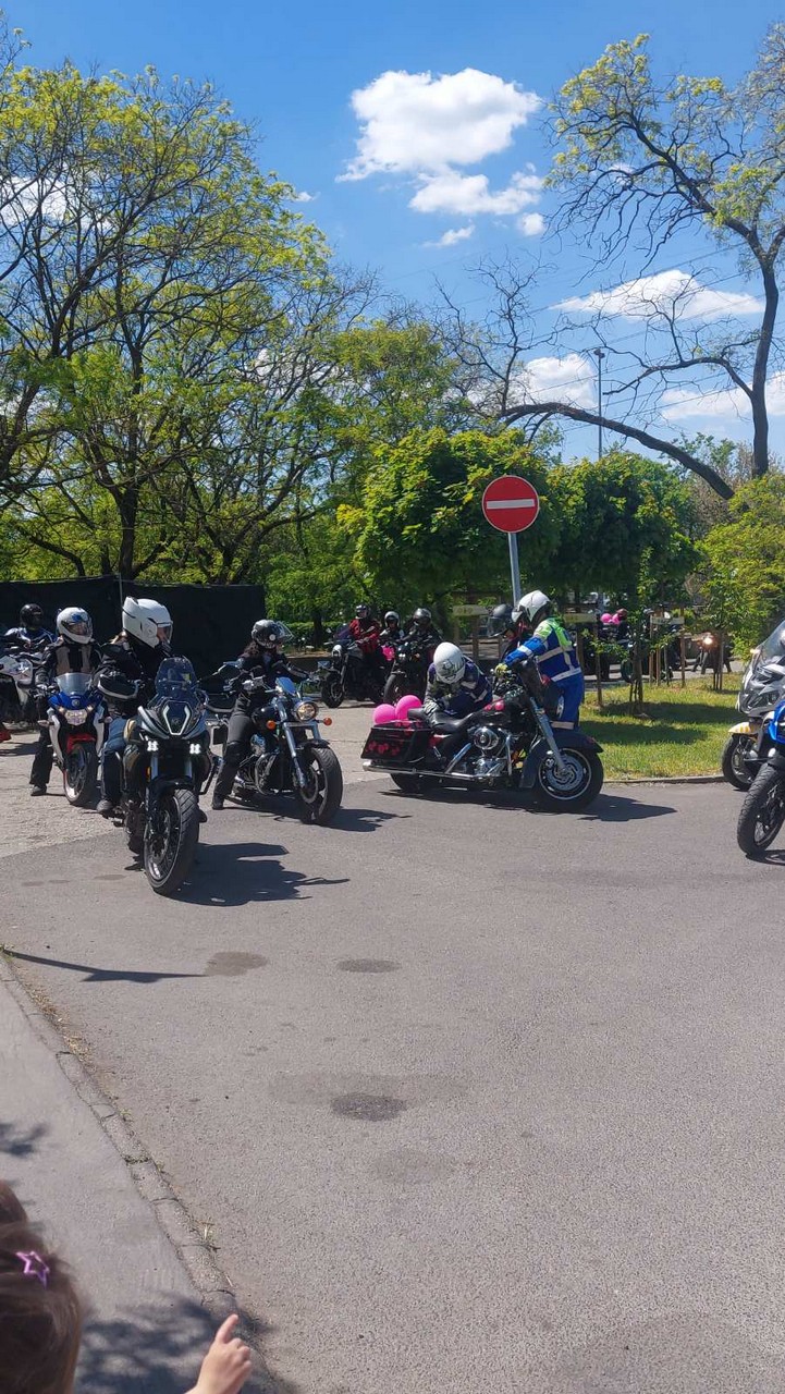 20-nemzetkozi-noi-motoros-nap-felvonulas-105.jpg