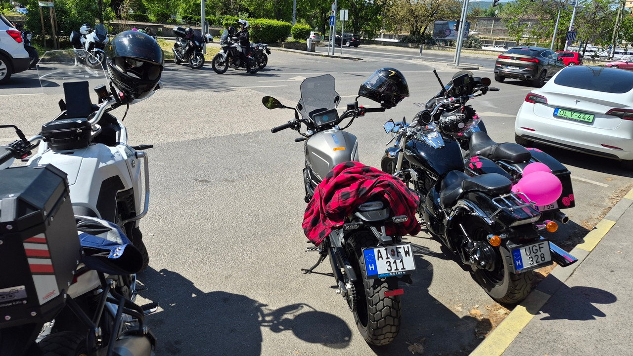 20-nemzetkozi-noi-motoros-nap-felvonulas-18.jpg