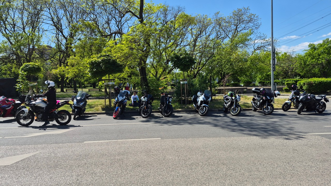 20-nemzetkozi-noi-motoros-nap-felvonulas-19.jpg
