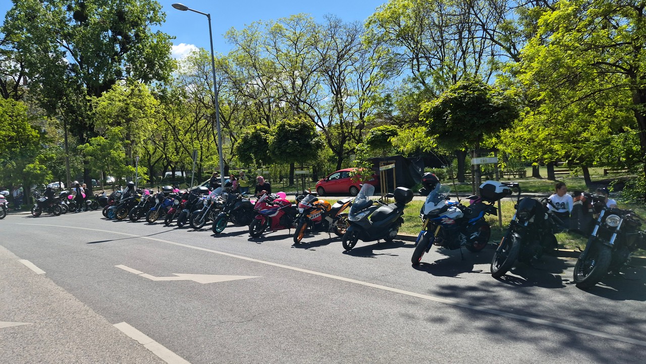 20-nemzetkozi-noi-motoros-nap-felvonulas-21.jpg