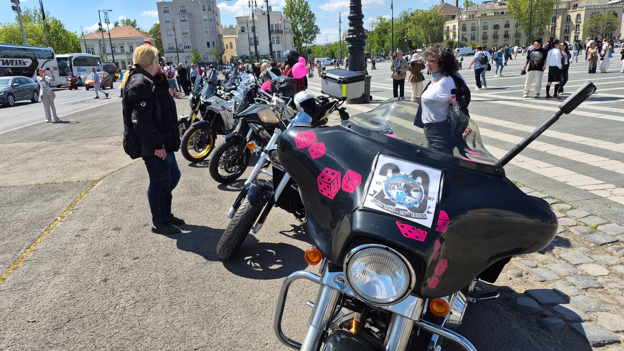 20-nemzetkozi-noi-motoros-nap-felvonulas-25.jpg
