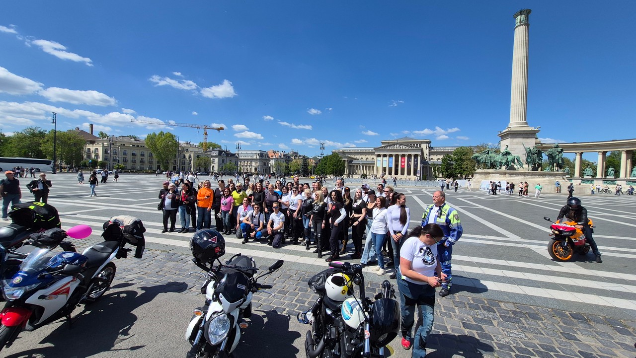20-nemzetkozi-noi-motoros-nap-felvonulas-52.jpg