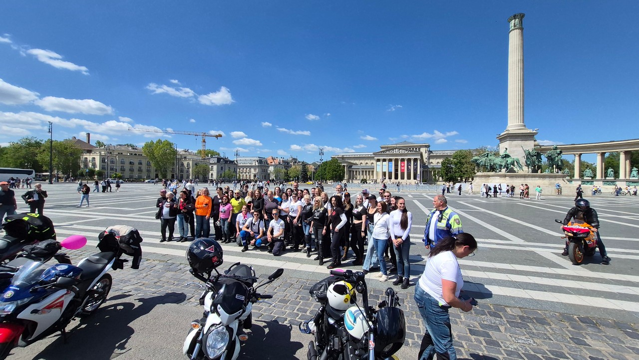 20-nemzetkozi-noi-motoros-nap-felvonulas-54.jpg