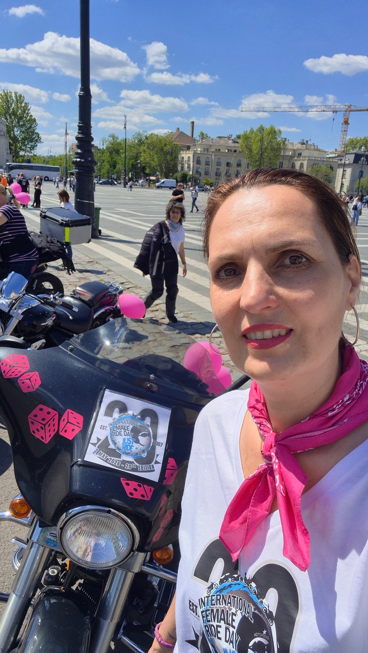 20-nemzetkozi-noi-motoros-nap-felvonulas-68.jpg