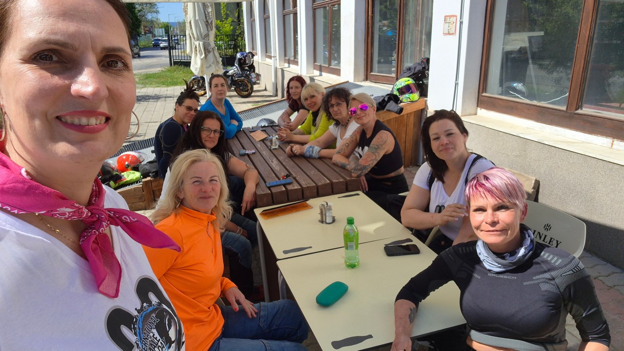 20-nemzetkozi-noi-motoros-nap-felvonulas-76.jpg