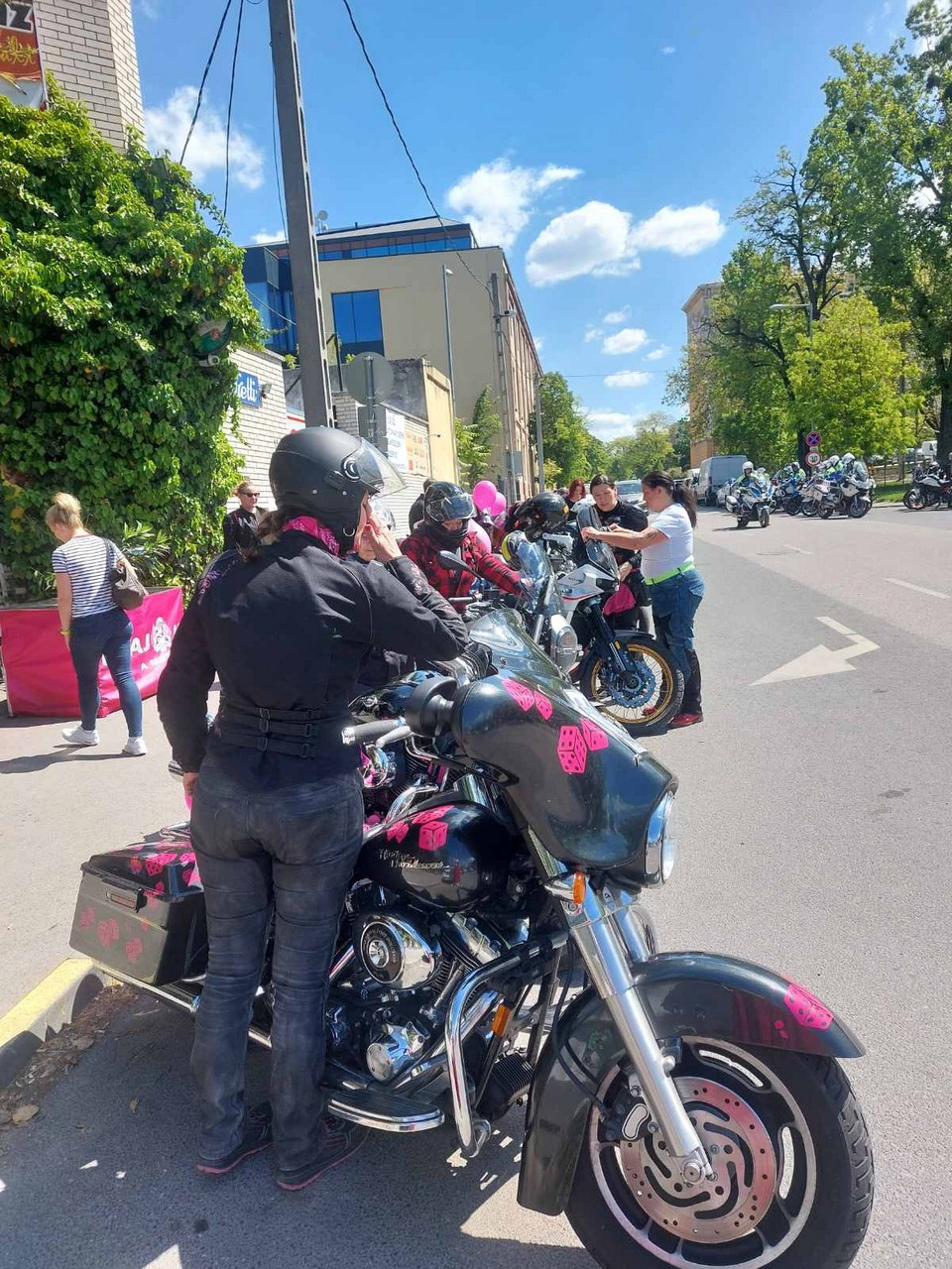 20-nemzetkozi-noi-motoros-nap-felvonulas-87.jpg