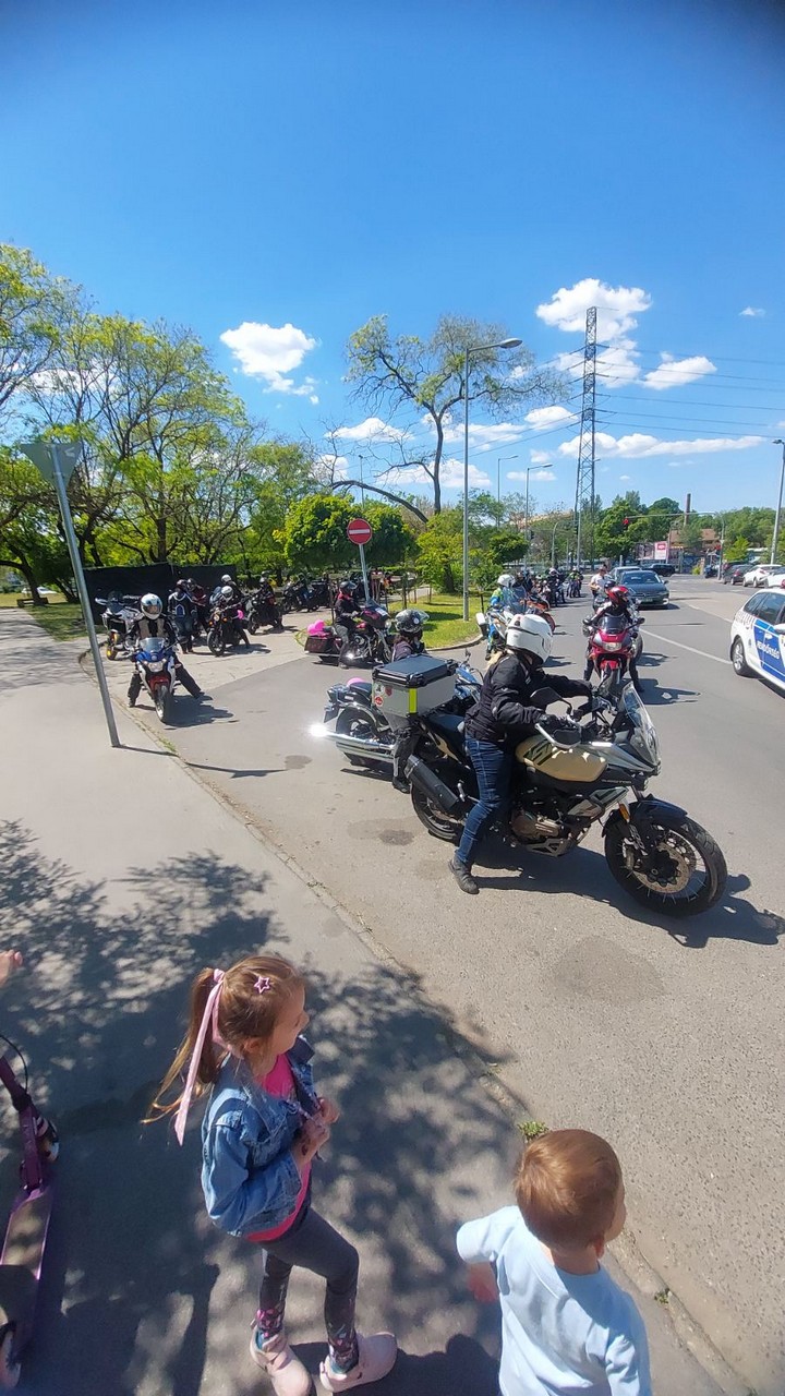 20-nemzetkozi-noi-motoros-nap-felvonulas-90.jpg