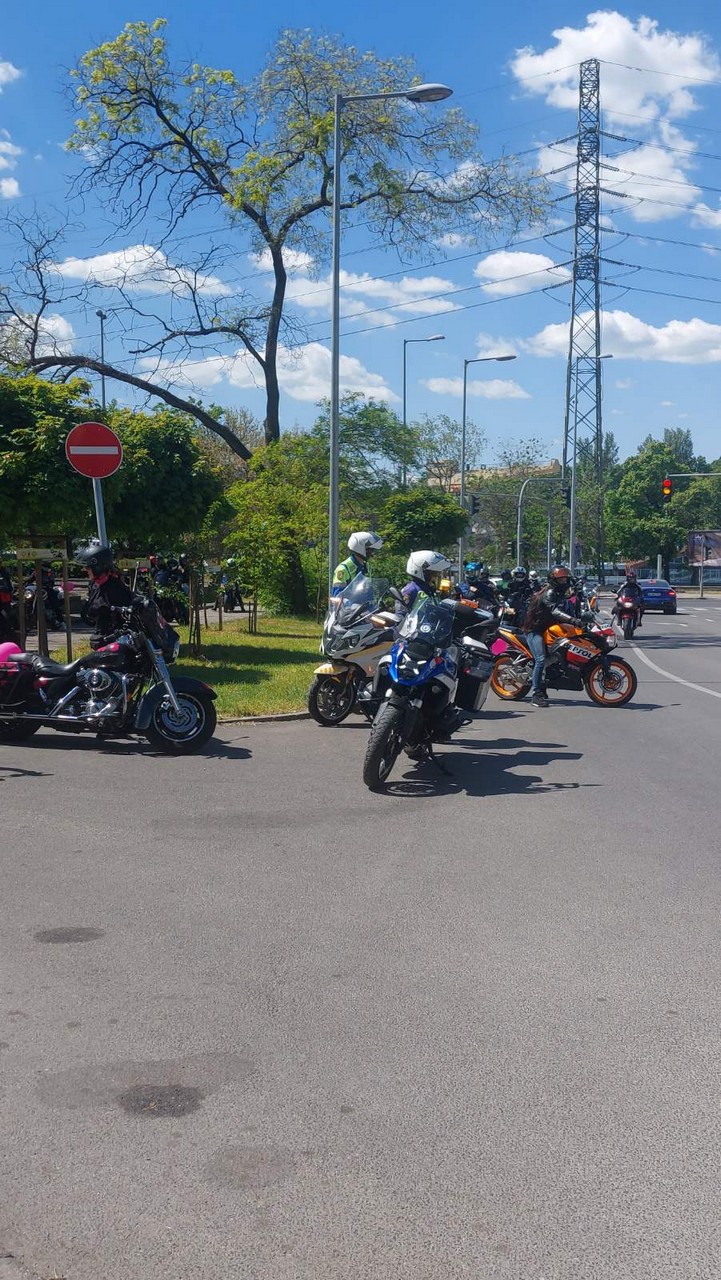 20-nemzetkozi-noi-motoros-nap-felvonulas-91.jpg