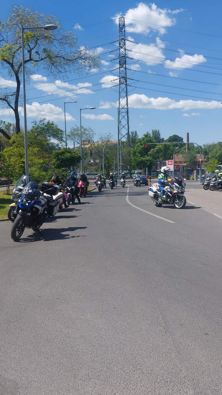 20-nemzetkozi-noi-motoros-nap-felvonulas-95.jpg