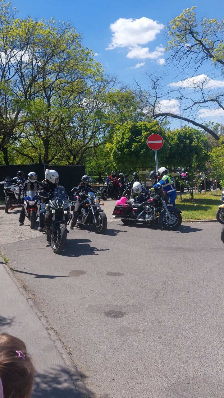20-nemzetkozi-noi-motoros-nap-felvonulas-96.jpg