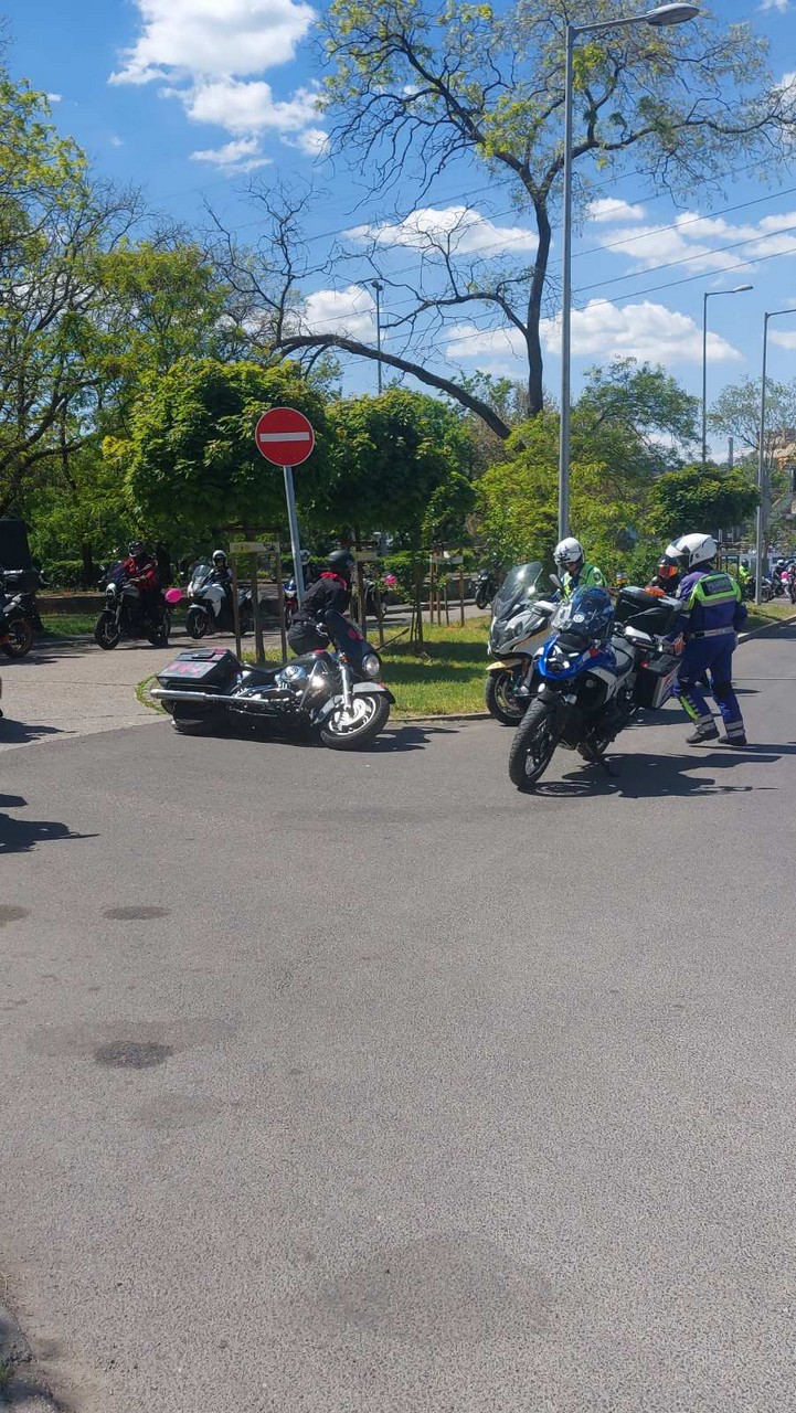 20-nemzetkozi-noi-motoros-nap-felvonulas-99.jpg