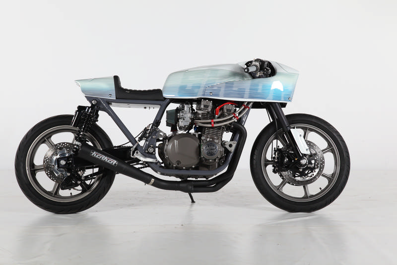 3rd Cafe Racer, Sur Les Chapeaux De Roues - The Z Project