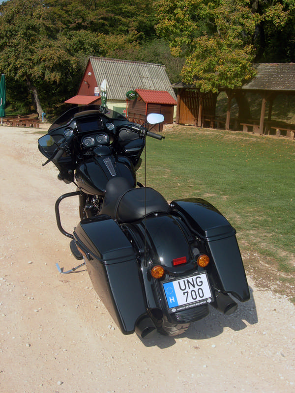 harley-davidson-road-glide-special-2019_19