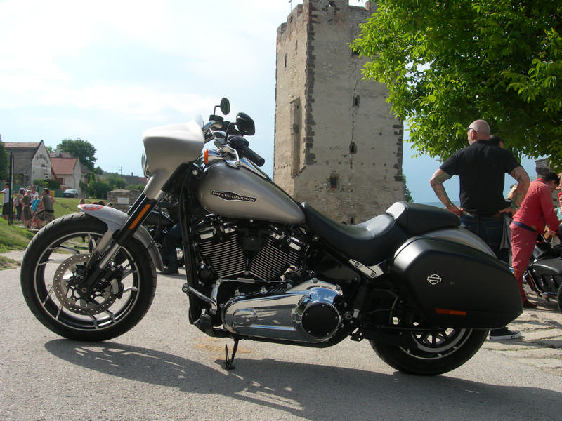 harley-davidson-sport-glide-2018_1