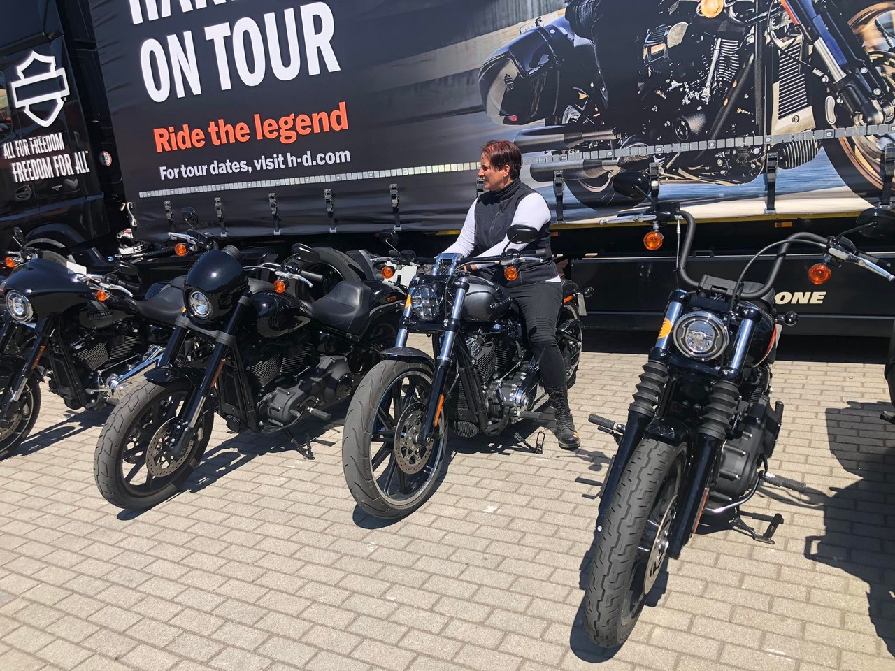 harley-on-tour-2022-nyiregyhaza-csajok-40