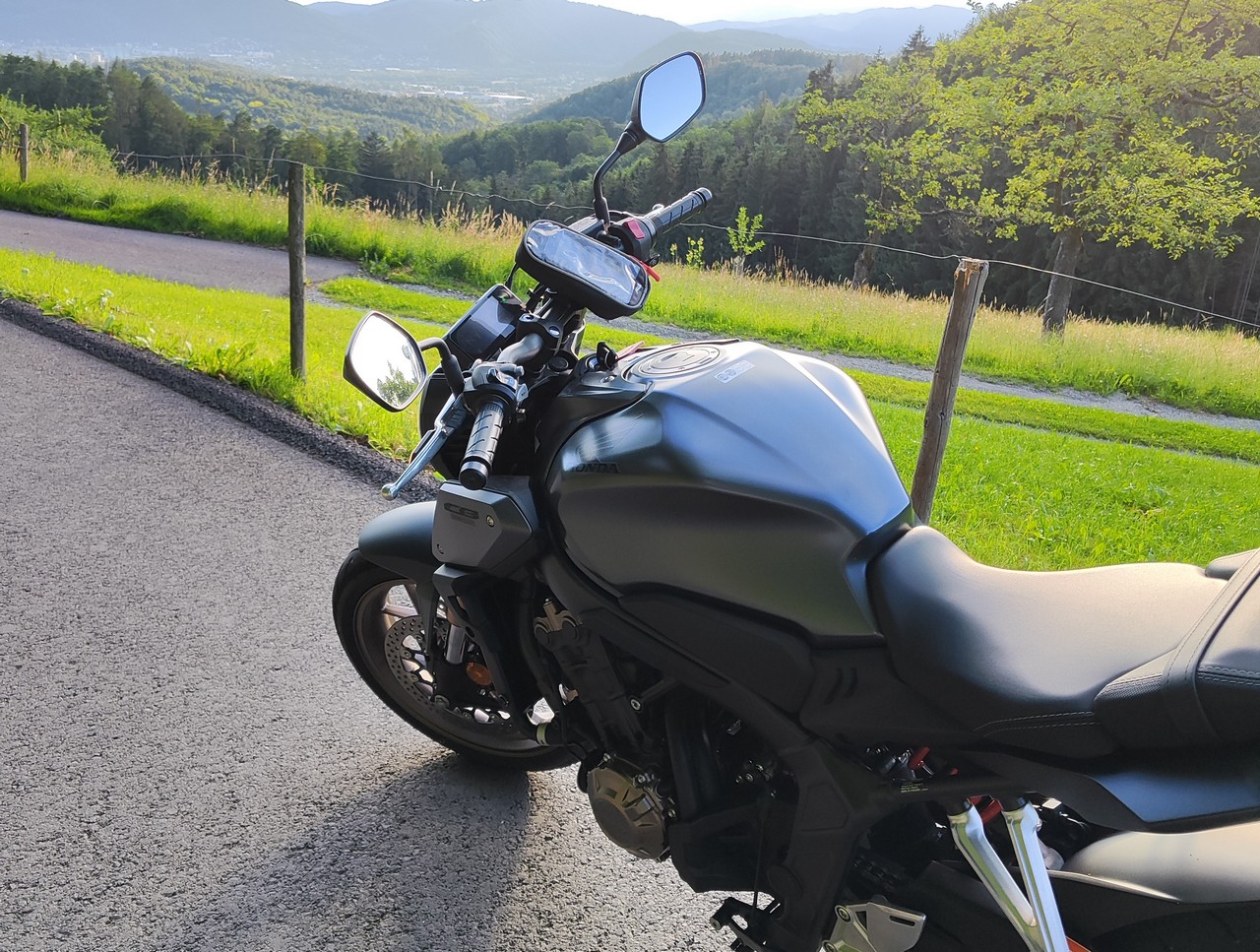 Honda-CB650R-2023-9