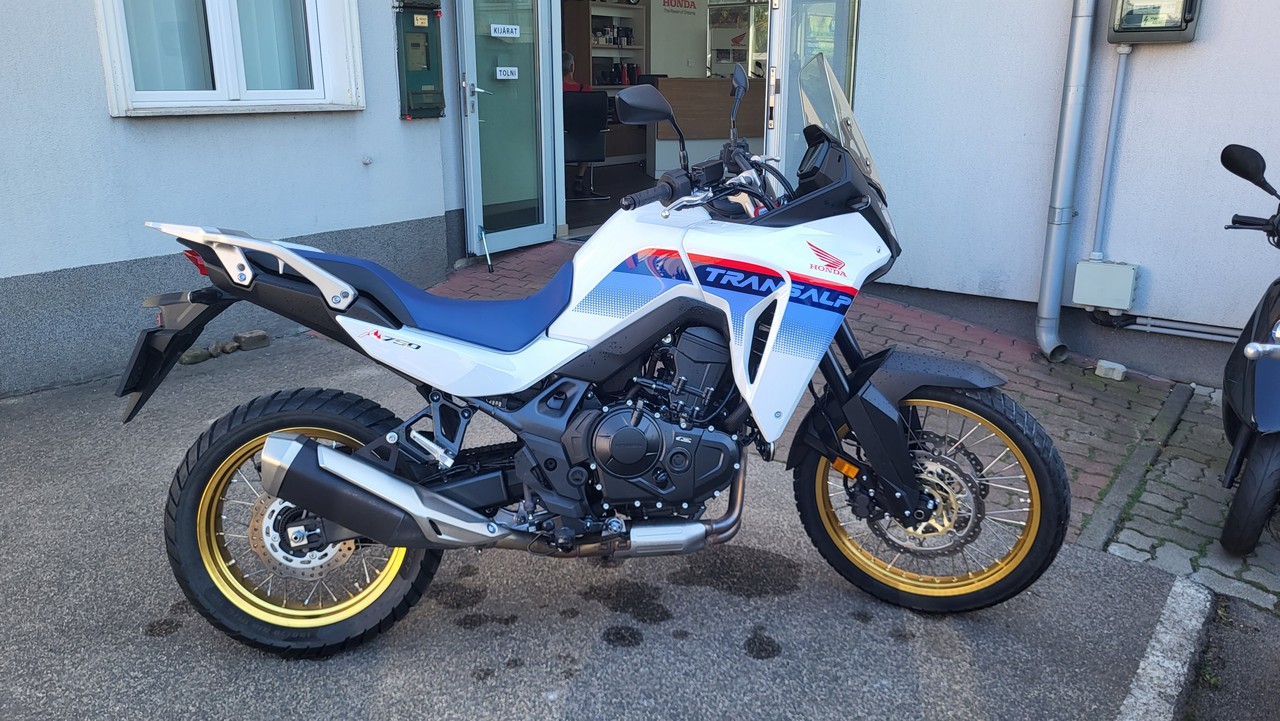 honda-xl750-transalp-2023-motortestt-02