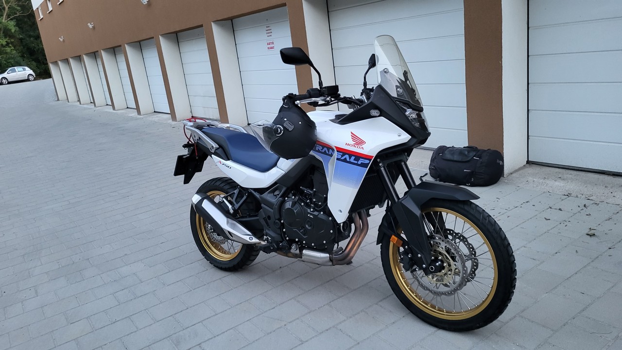 honda-xl750-transalp-2023-motortestt-05