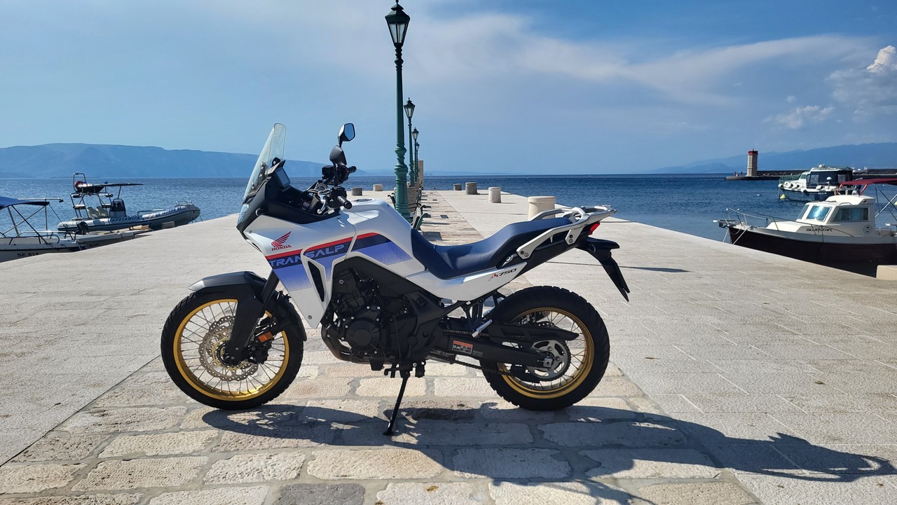 honda-xl750-transalp-2023-motortestt-13