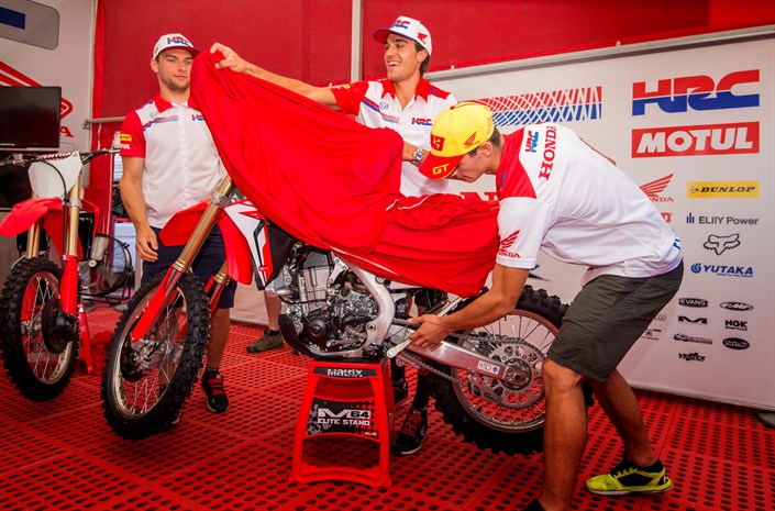 Honda’s factory teams unveil 2017 Honda CRFs at MXGP of The Netherlands